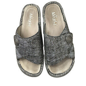 Alegría Kylee Slide Sandal In Metallic Pewter Size 37